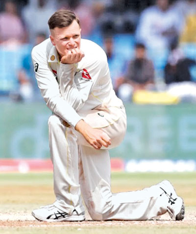 ආබාධය බාධාවක් වී ඇති 
වම­තින් දඟ පන්දු යවන ක්‍රීඩක මැතිව් කුන­මන්