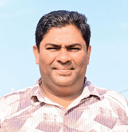 පුත්ත­ලම ලුණු නිෂ්පා­ද­ක­යින්ගේ සංග­මයේ සභා­පති බදු­ර්දීන් රනිස්