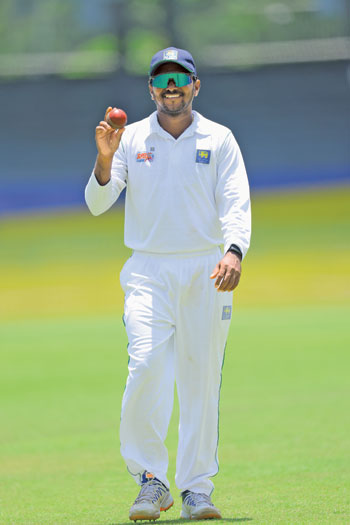 අකිල ධනංජය